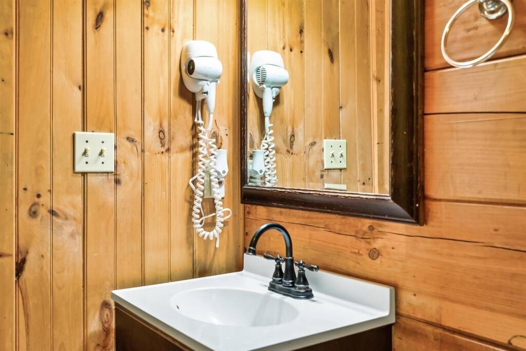 Lazy Fox Retreat Sevierville