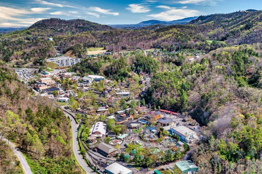 Lazy Fox Retreat Sevierville